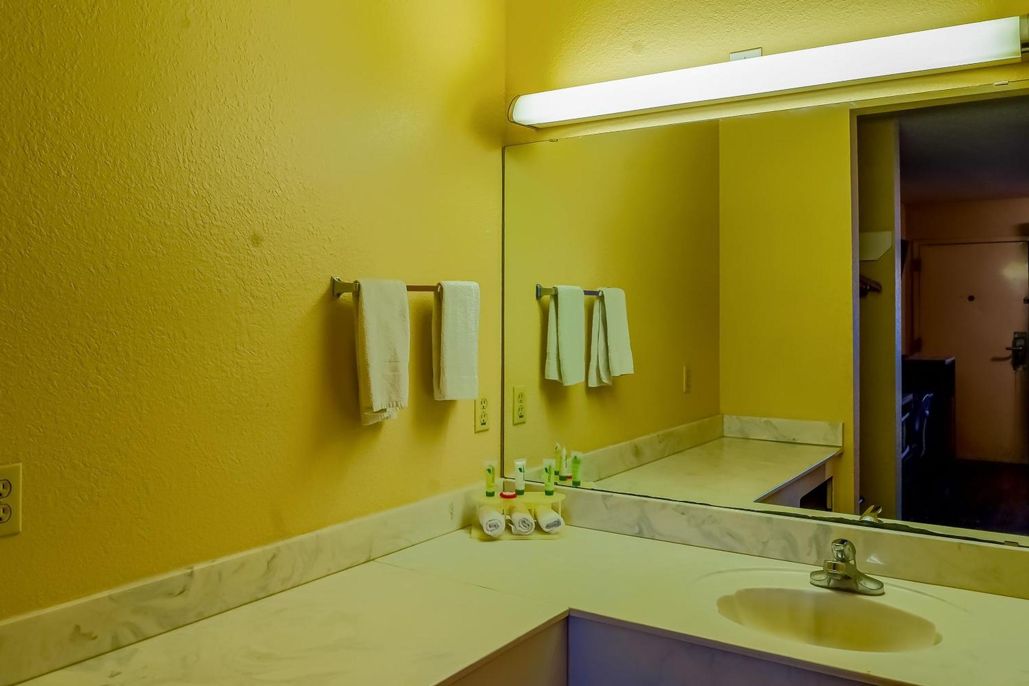 Oyo Hotel Yoakum West Екстериор снимка