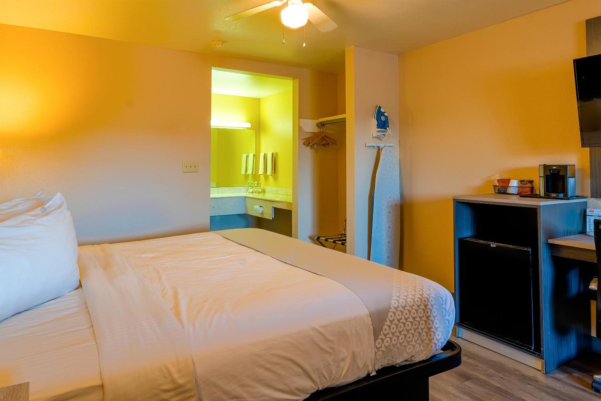 Oyo Hotel Yoakum West Екстериор снимка