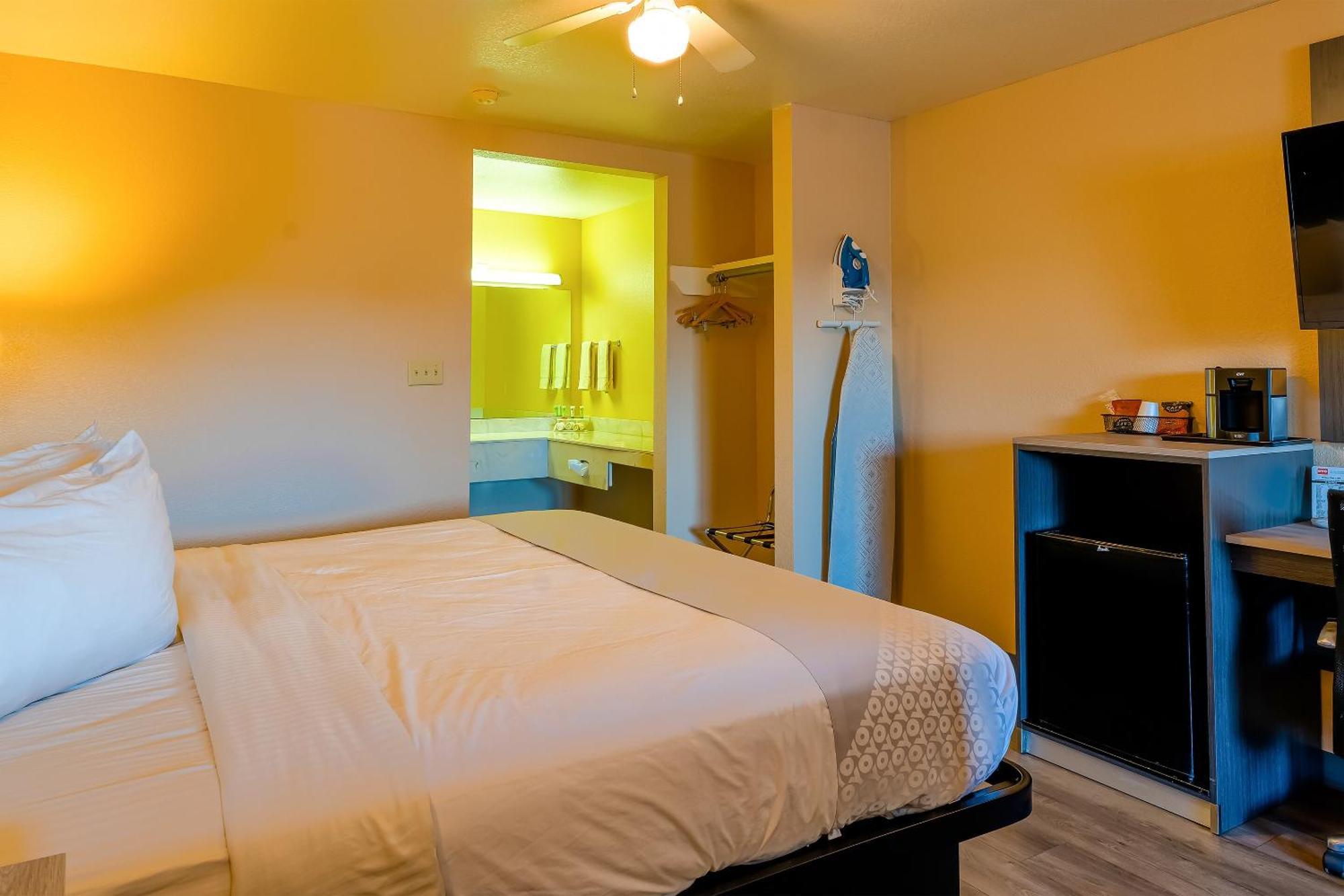 Oyo Hotel Yoakum West Екстериор снимка