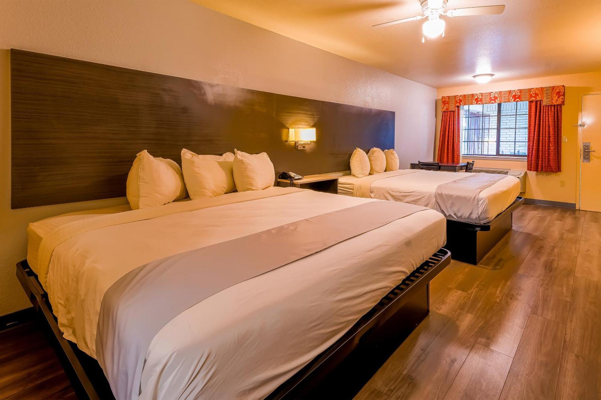 Oyo Hotel Yoakum West Екстериор снимка