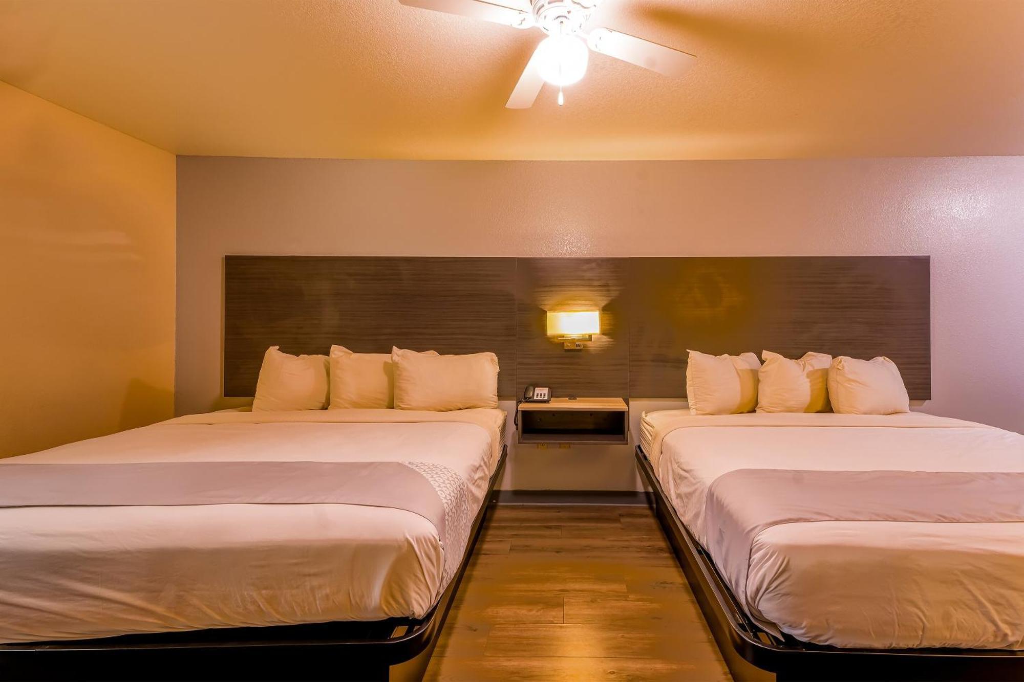 Oyo Hotel Yoakum West Екстериор снимка