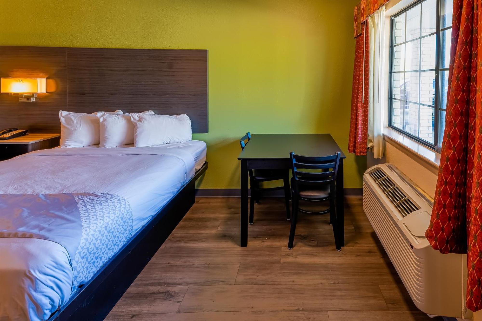Oyo Hotel Yoakum West Екстериор снимка